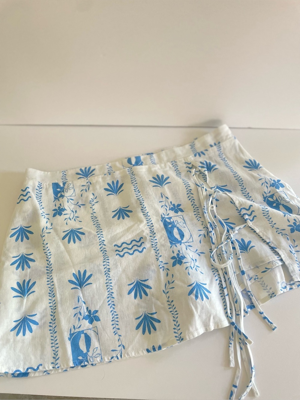 Greek inspired Print White and Blue skort New SZ M